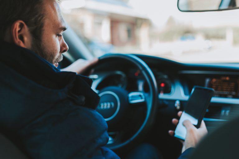 Reasons Why Texting and Driving is Worse Than Drinking and Driving