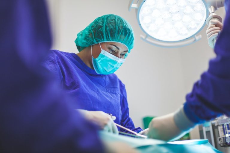 When to Call a Medical Malpractice Attorney
