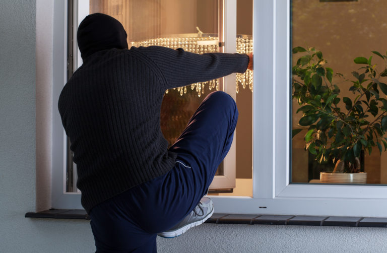 Top Five Most Important Differences Between Burglary and Robbery