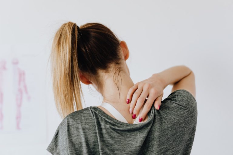 4 Tips to Reduce Back Pain in an Office Job