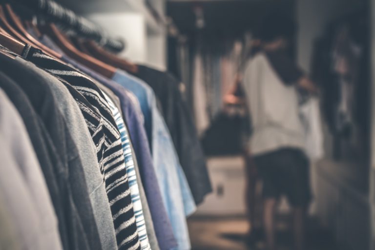 4 Tips for Finding Environmentally Friendly Clothing Pieces