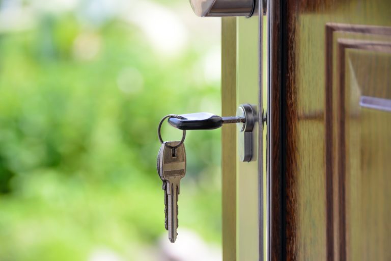 3 Tips For Choosing A Commercial Storefront Door