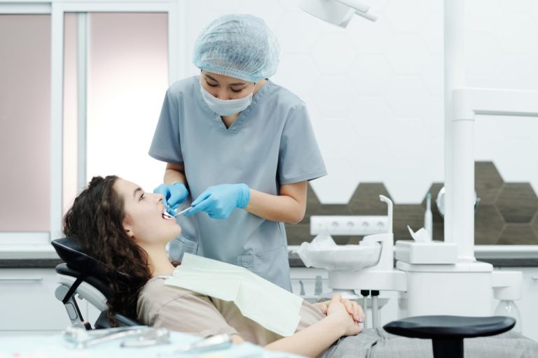 6 Reasons to Get Dental Implants