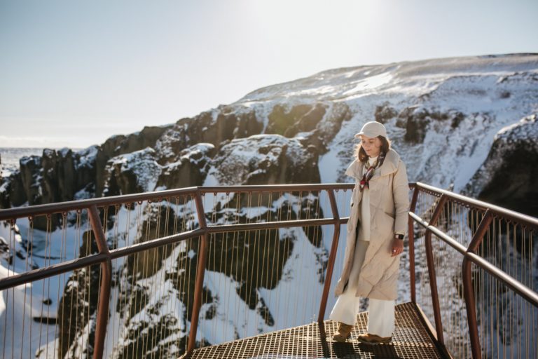 How to Find a Stylish Winter Coat for Warmth