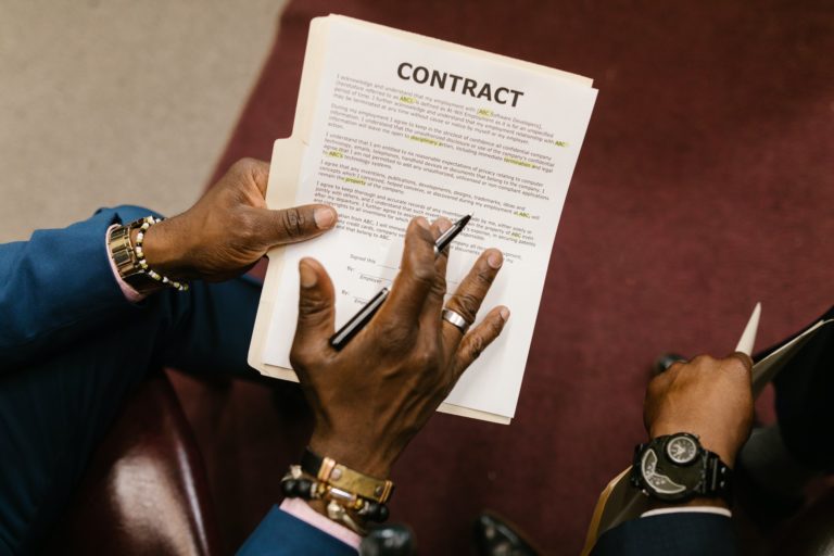 5 Times You Need to Consult a Business Lawyer