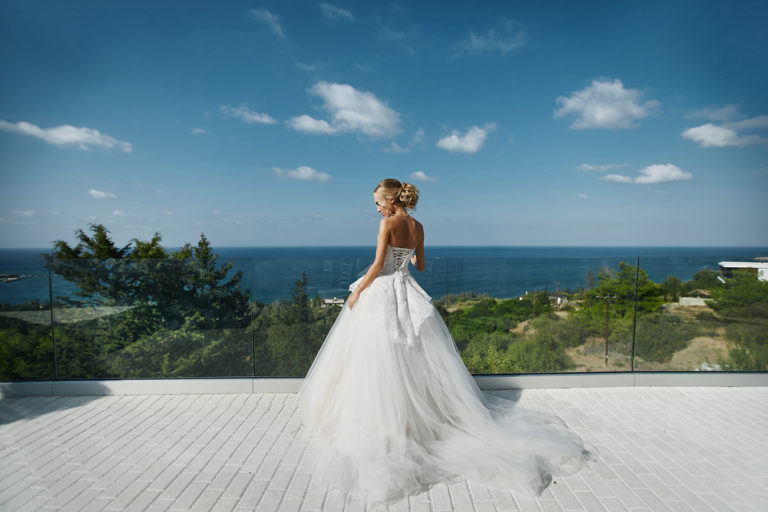 5 Shopping Tips for Finding a Wedding Dress for Summertime