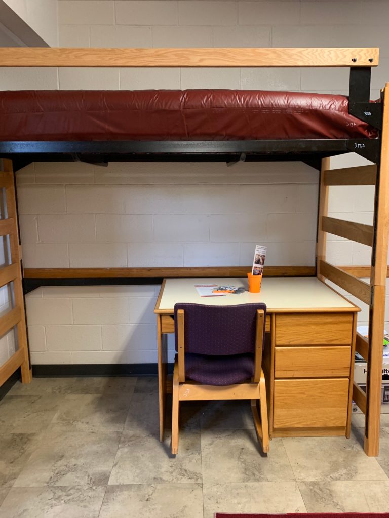8 Space-Saving Tips for New College Students