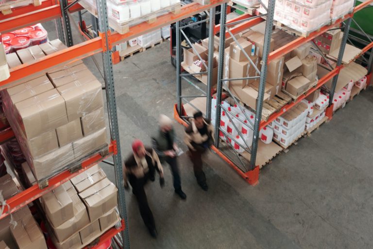 4 Signs That a Warehouse Needs New Storage Options