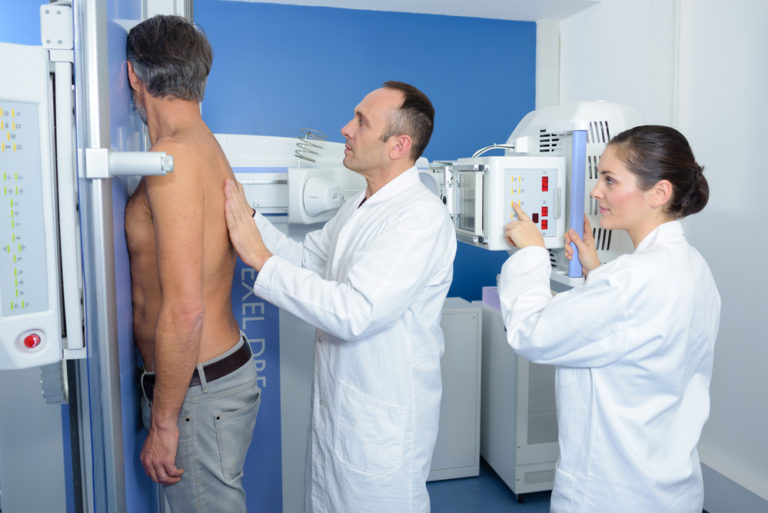 3 Signs That You Need to Schedule a Spinal Screening