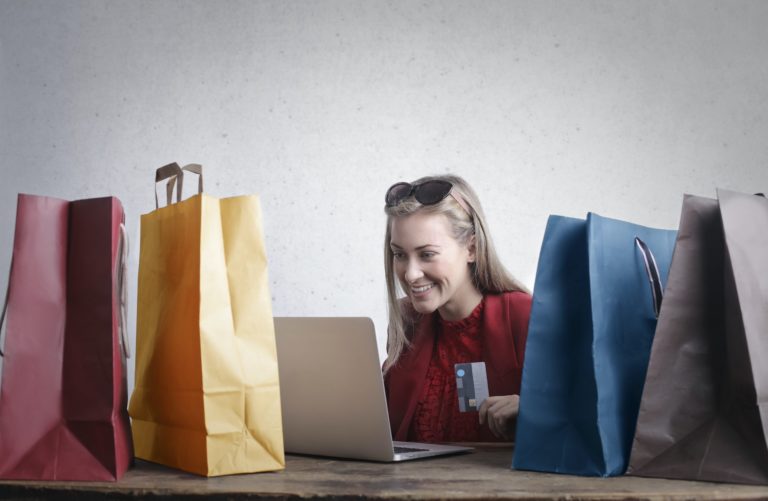 6 Expert Tips for Saving Money When Shopping Stores Online
