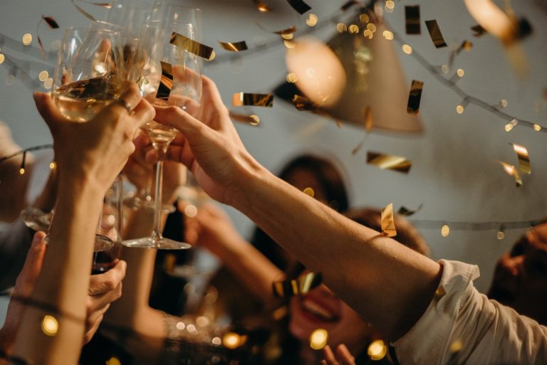 7 Simple Hacks for Making Hosting a Holiday Party Easier