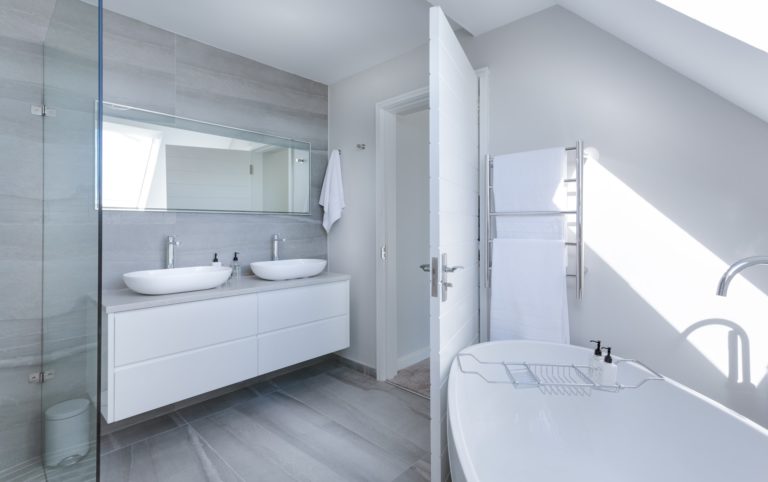7 Expert Tips to Know When Remodeling Your Master Bathroom