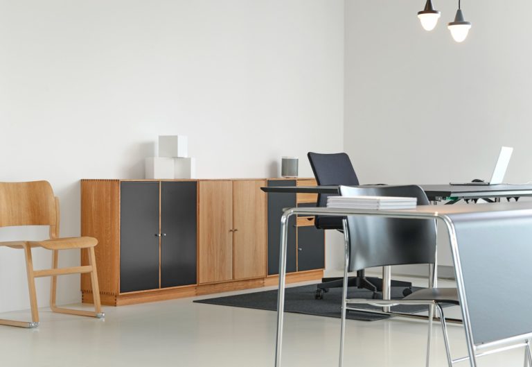 7 Tips for Choosing Office Furniture That Promotes Productivity