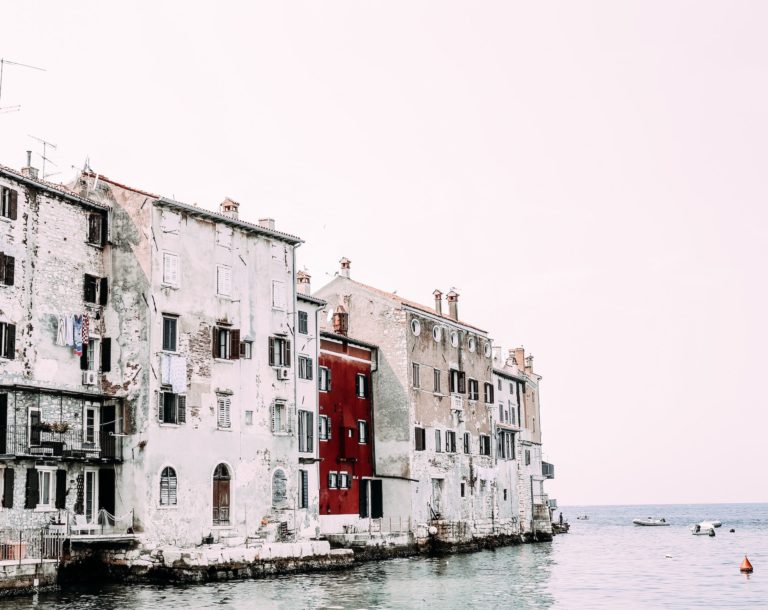 4 Crucial Warning Signs a Building Might Need Radon Mitigation