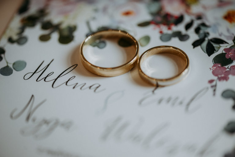 <strong>What Should You Include on Your Destination Wedding Invitations?</strong>