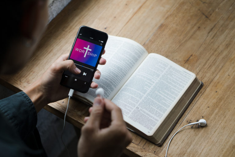 5 Positive Ways to Use Technology in Church 