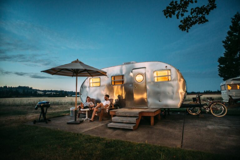 3 Signs That a Travel Trailer Needs to Be Professionally Repaired